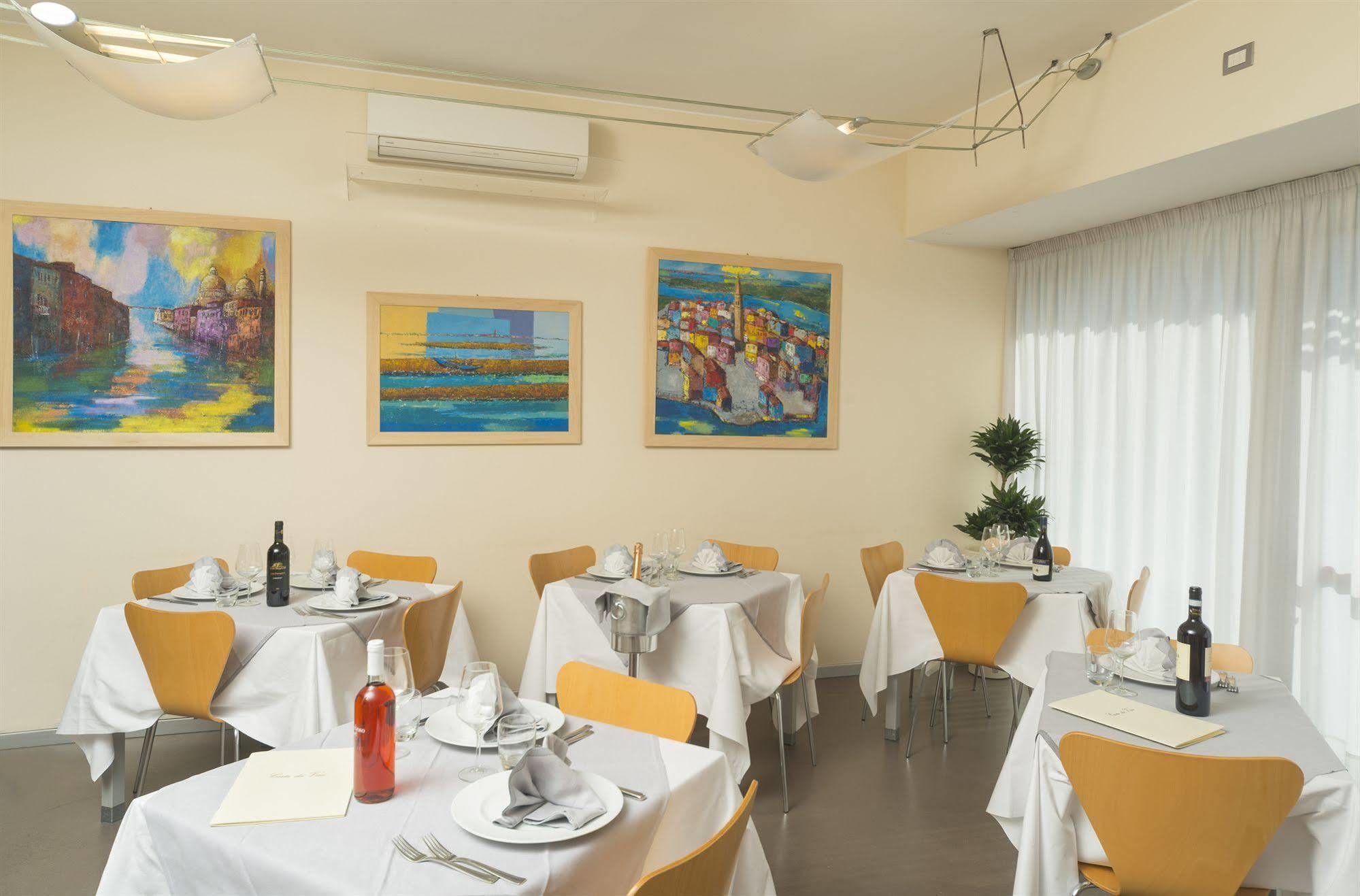 לידו די ג'סולו Hotel Rosanna 3 Stelle Superior מראה חיצוני תמונה
